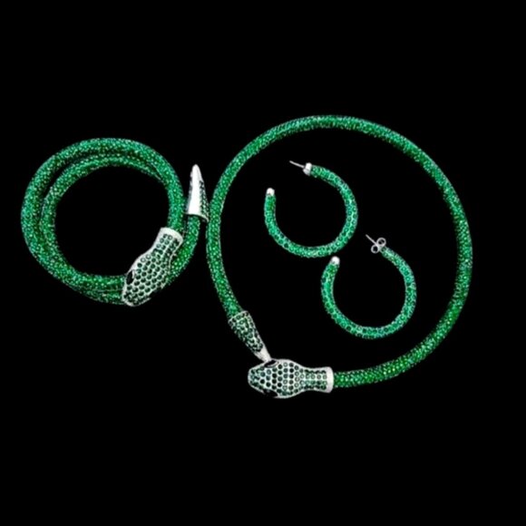 SNAKE! Austrian Crystal SERPENT Green  Necklace, Earrings and Bracelet. - Picture 1 of 5